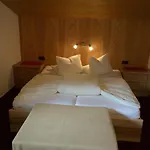 Hotel apartamentowy Felsenhof 3*