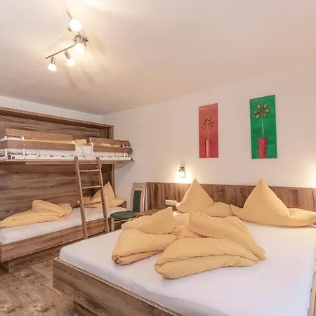 Felsenhof Aparthotel Längenfeld
