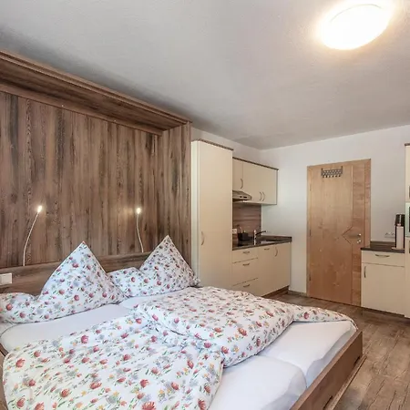 Felsenhof Aparthotel Längenfeld