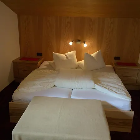 아파트호텔 Felsenhof 3*